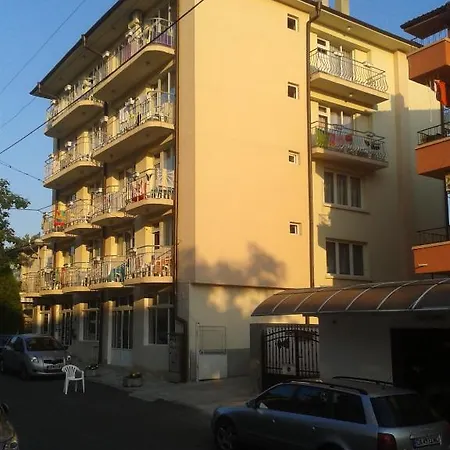 Peshev Family 酒店 内塞伯尔