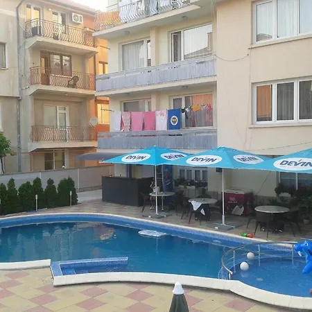 Peshev Family Hotel 3*