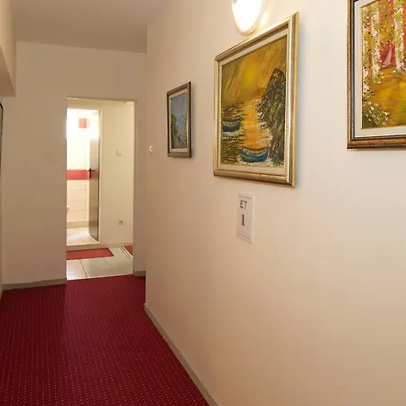 Peshev Family Отель 3*