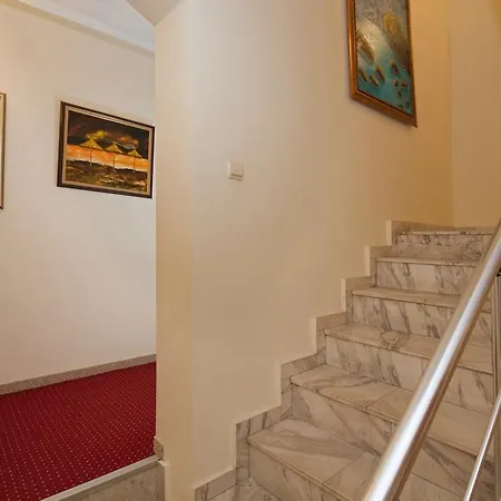 Peshev Family Hotel Nesebyr
