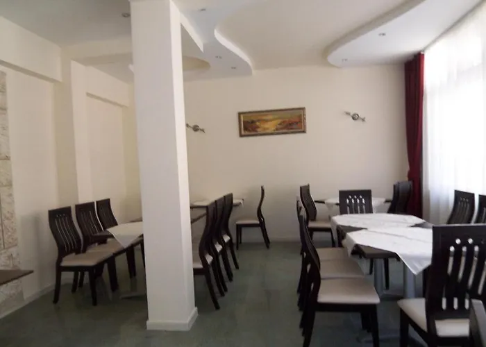 пешев семеен Хотел Несебър