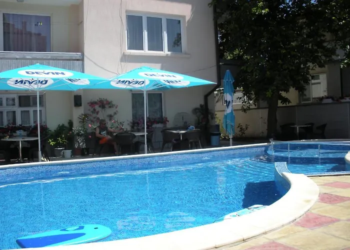 Хотел пешев семеен Несебър