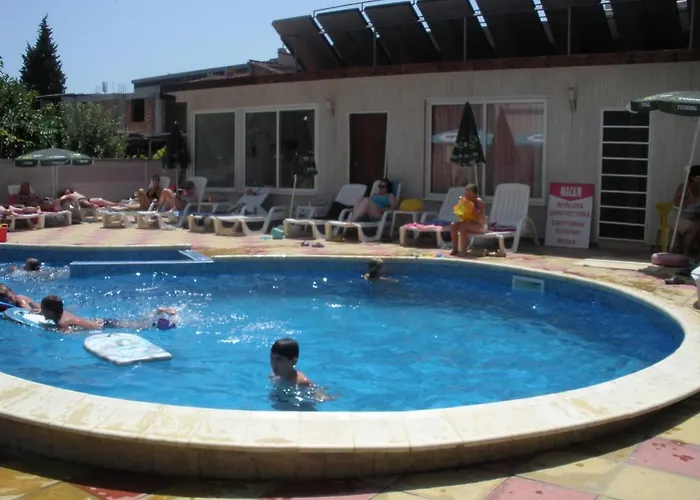 Хотел пешев семеен Несебър