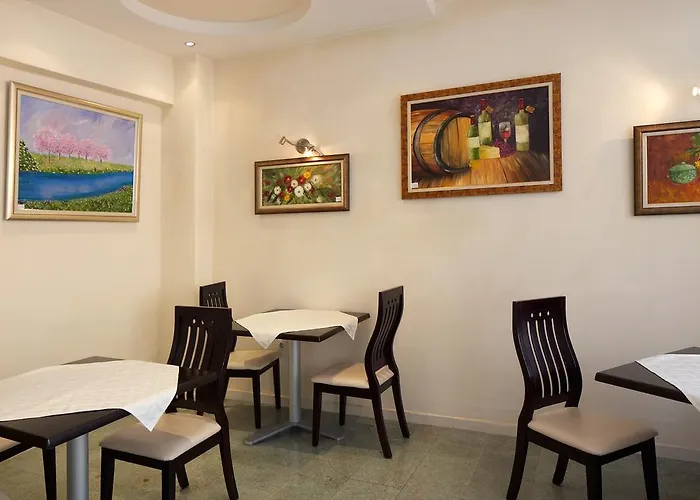 Otel Peshev Family 3*