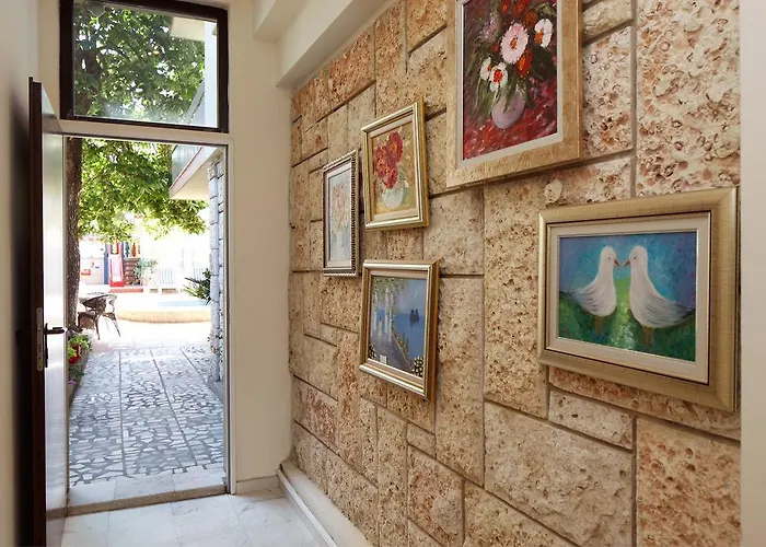 Хотел пешев семеен